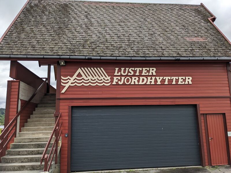 File:Luster hytte 0932.jpg